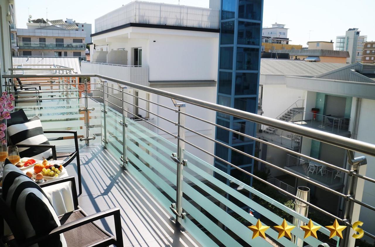 Hotel Rossini 4S Линьяно-Саббьядоро Экстерьер фото